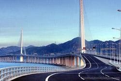 The bridge to Shenzhen Wan