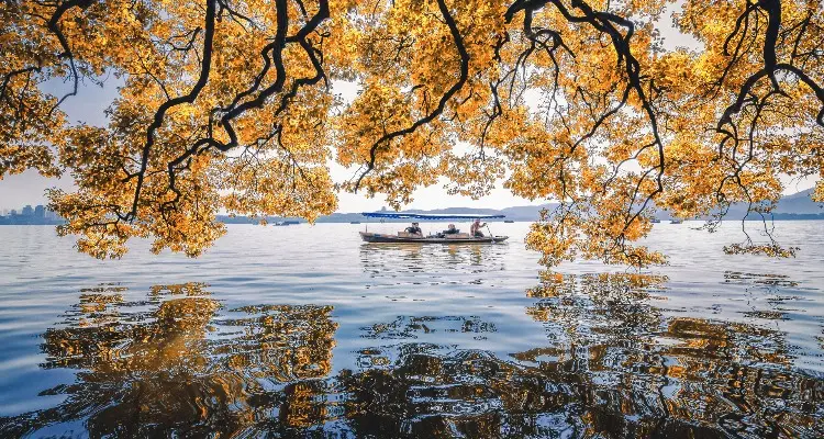 a boat ride on the West Lake