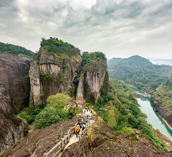 China's Famous Mountains and Yunnan Minority Tour