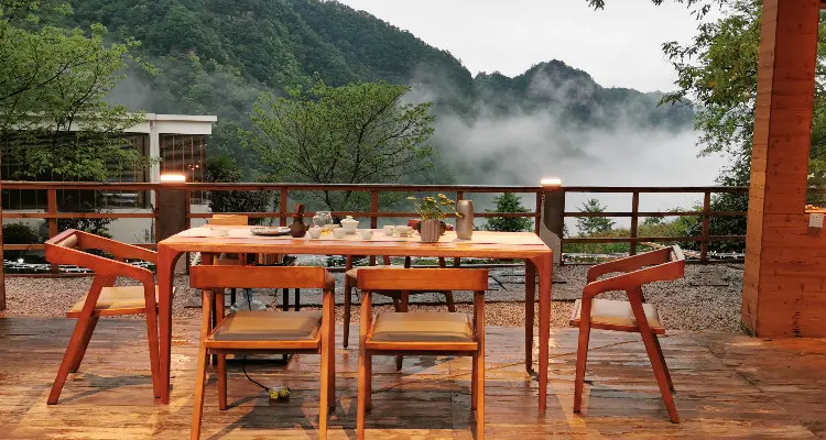 Pushe Hotel