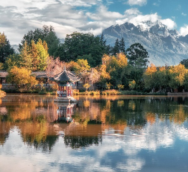 the lake and the snow mountain