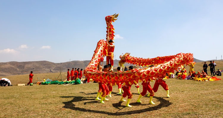 chinese dragon dance