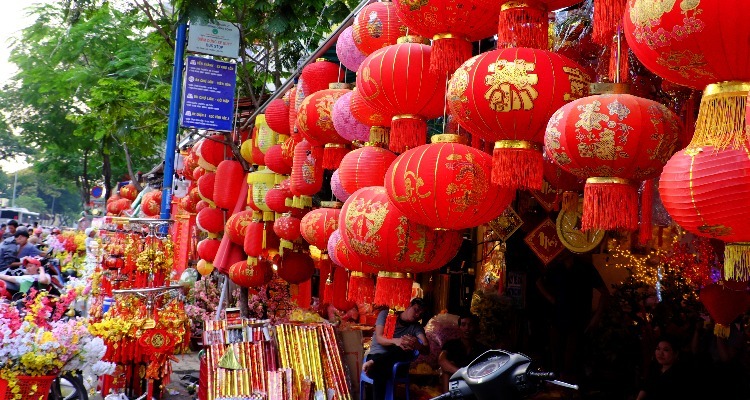 lunar new year shopping