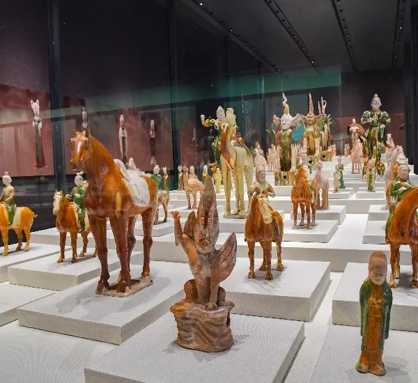 Chinese Ancient Treasures and Beautiful Landscapes
