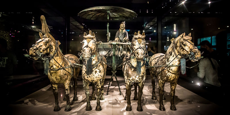 The bronze chariot 