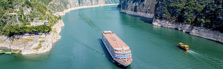 14-Day Yangtze River Cruise and Panda Family Tour